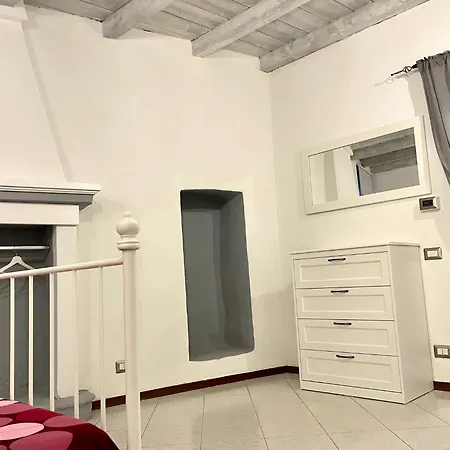 Lungolago Apartment *